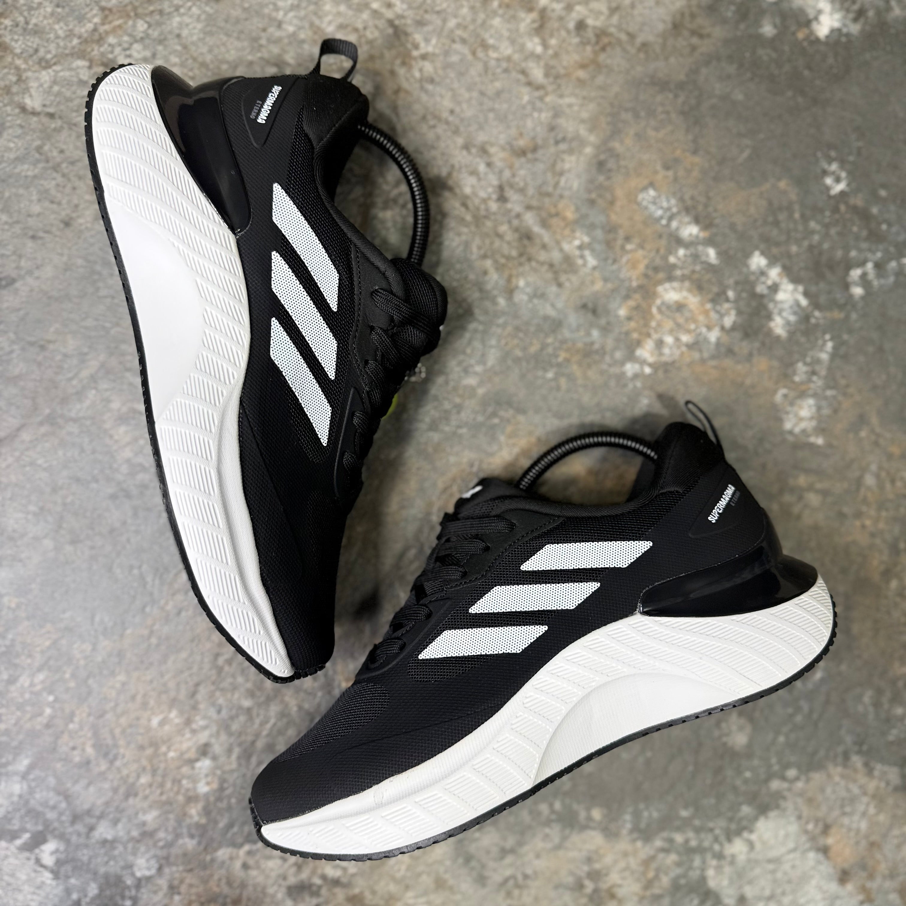 ADIDAS SUPERMAGNA