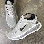 NIKE VOMERO 18