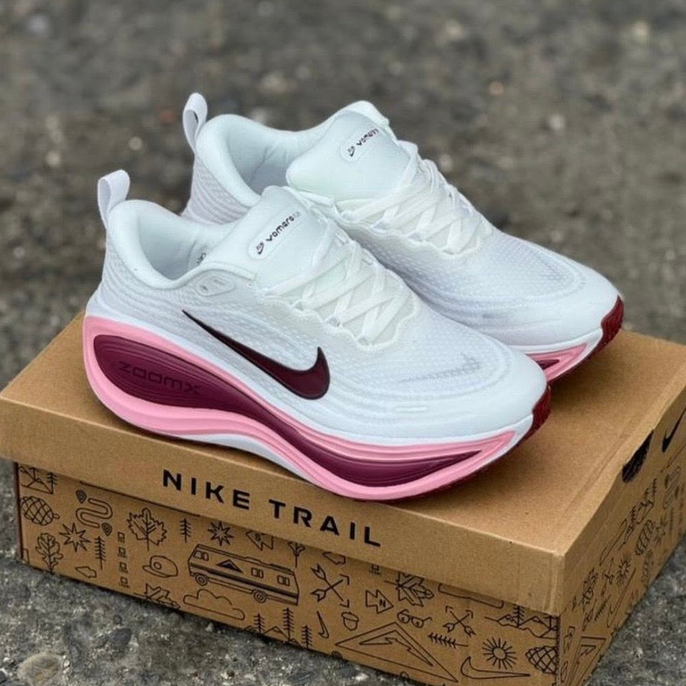 NIKE VOMERO PLUS