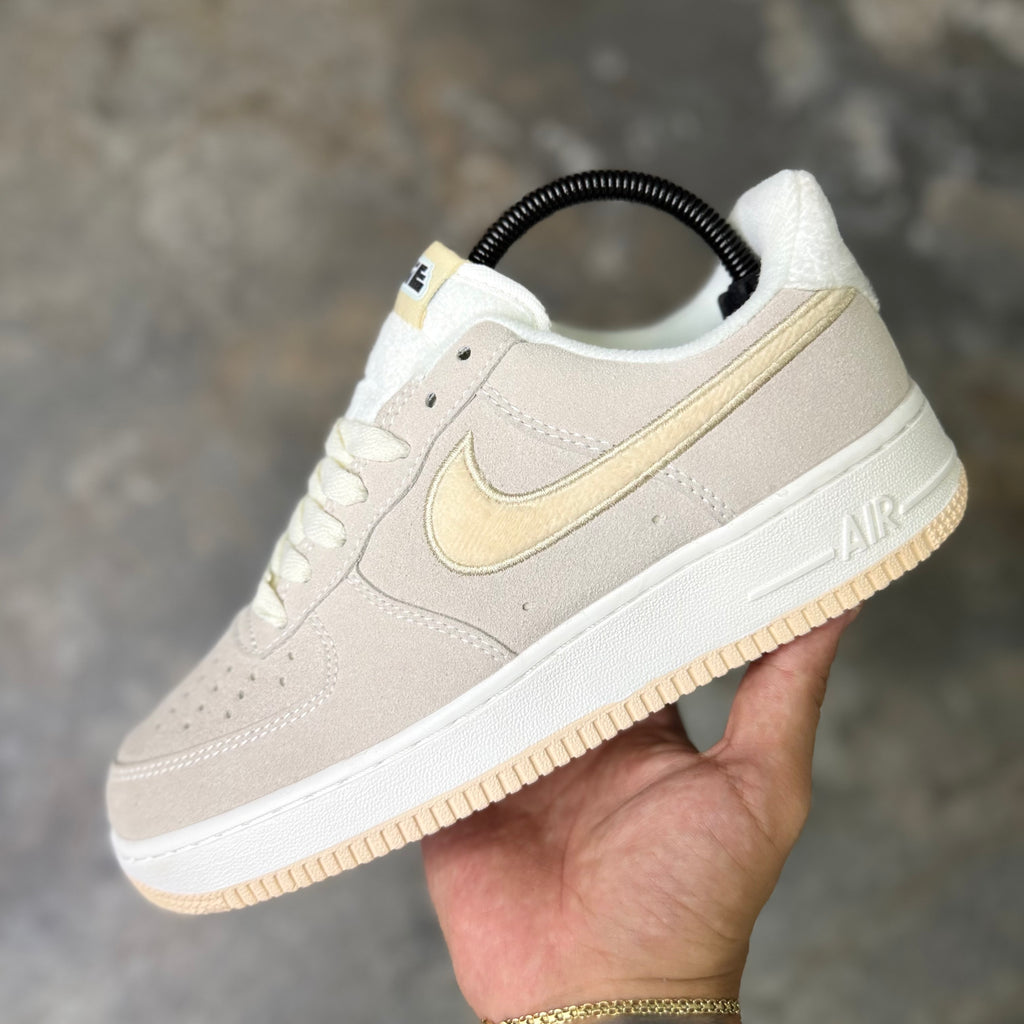 NIKE AIR FORCE ONE - BEIGE