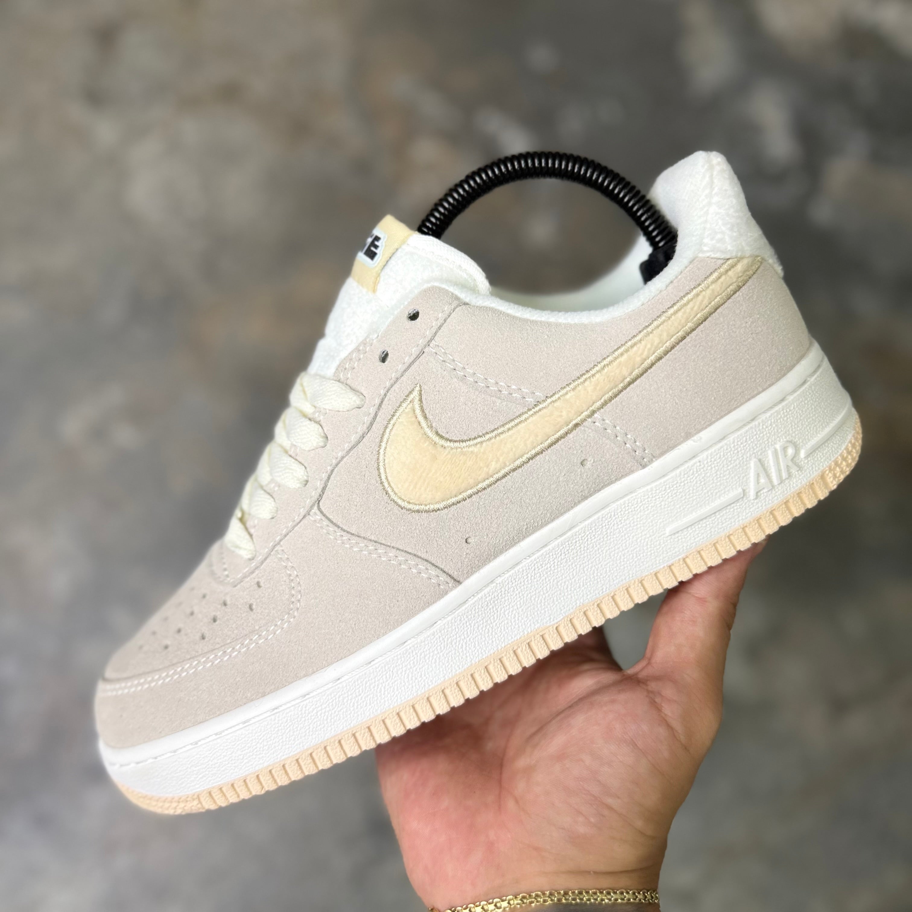 NIKE AIR FORCE ONE - BEIGE
