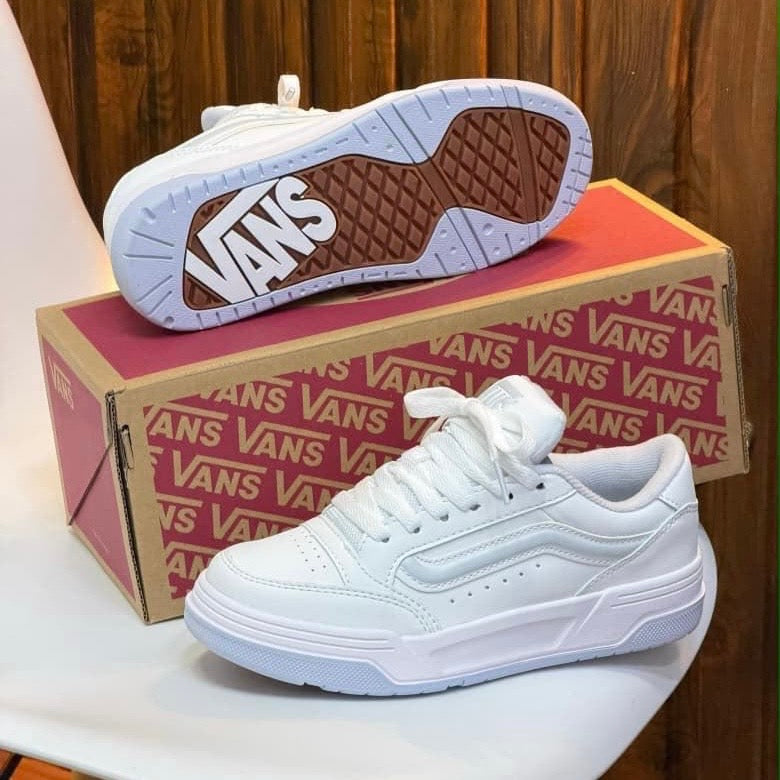 VANS HYLANE