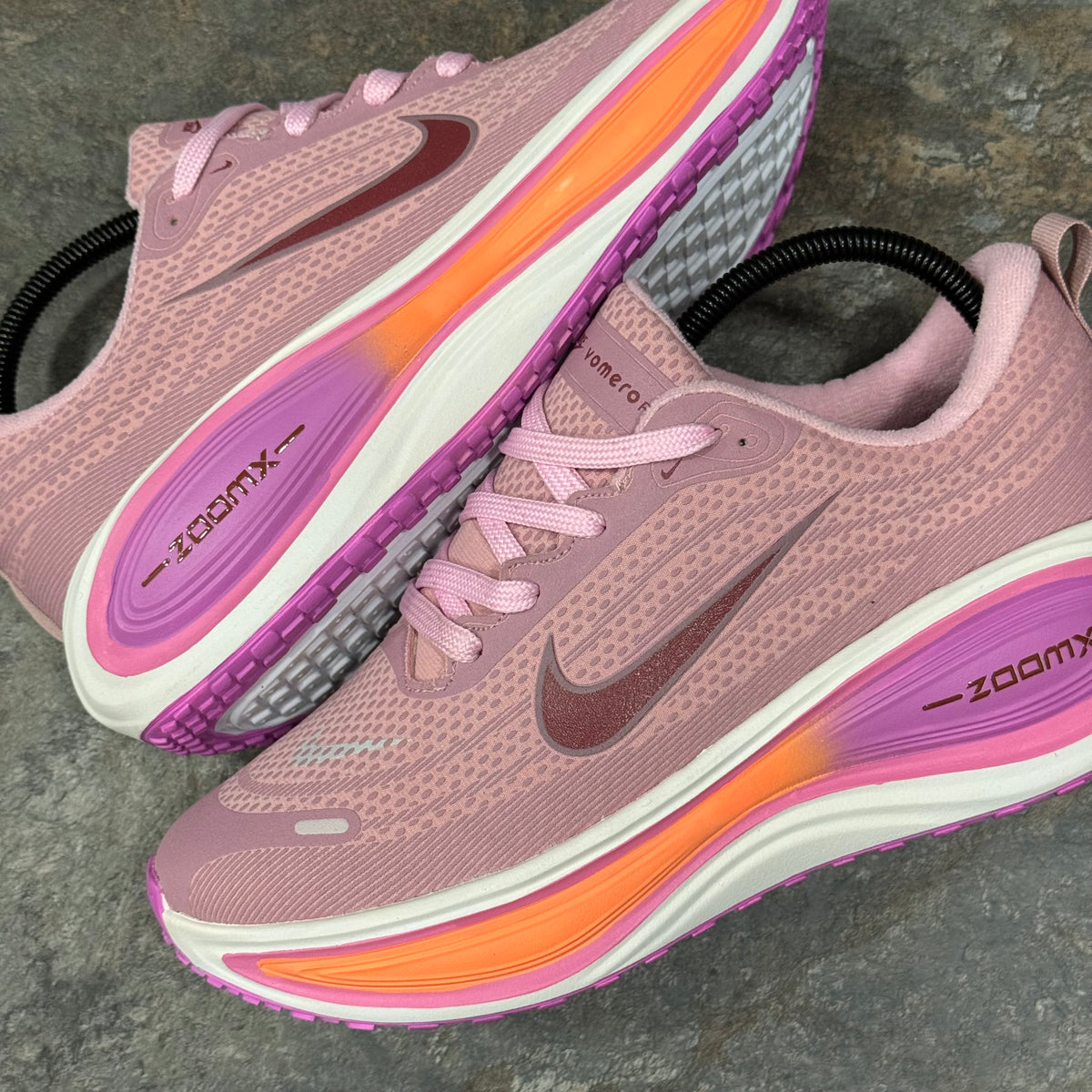 NIKE VOMERO PLUS - DAMA