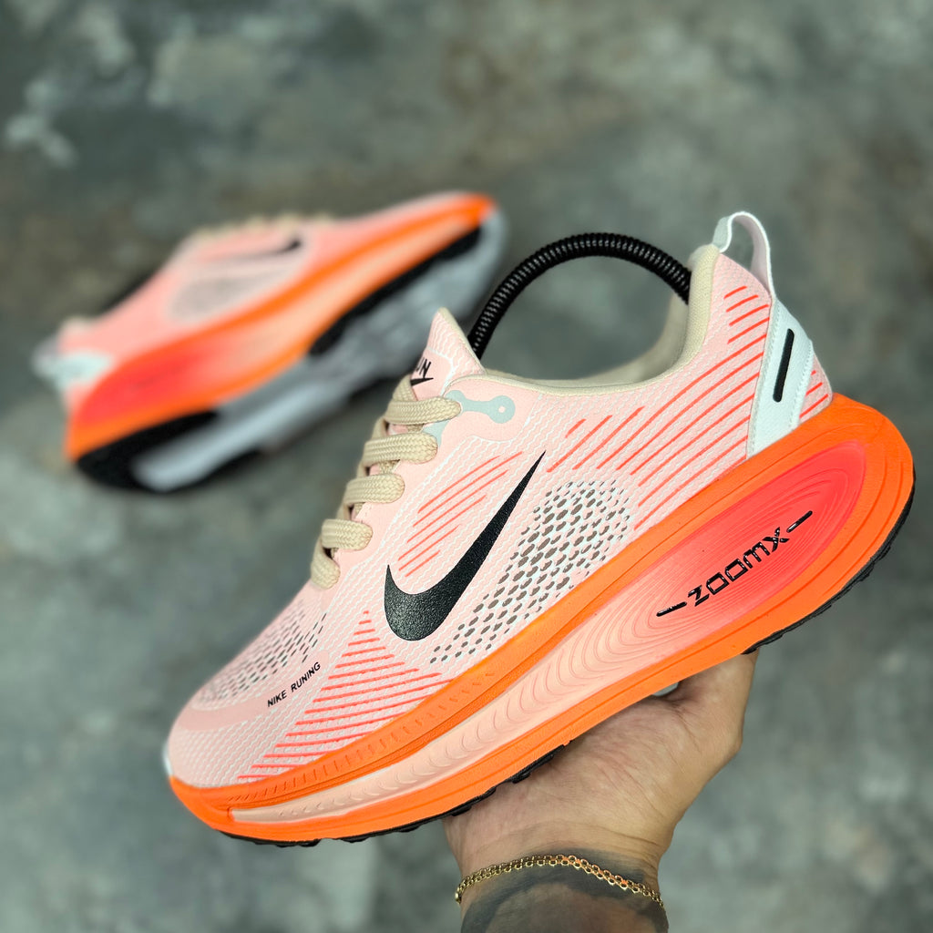 NIKE VOMERO 18 - DAMA