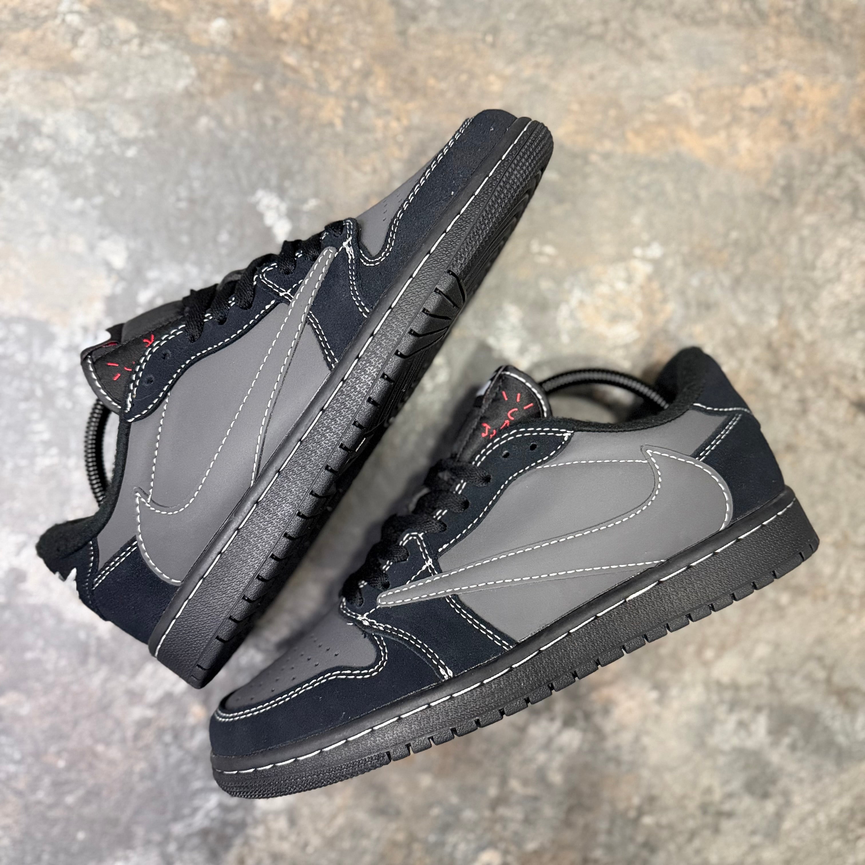 JORDAN 1 LOW - TRAVIS SCOTT