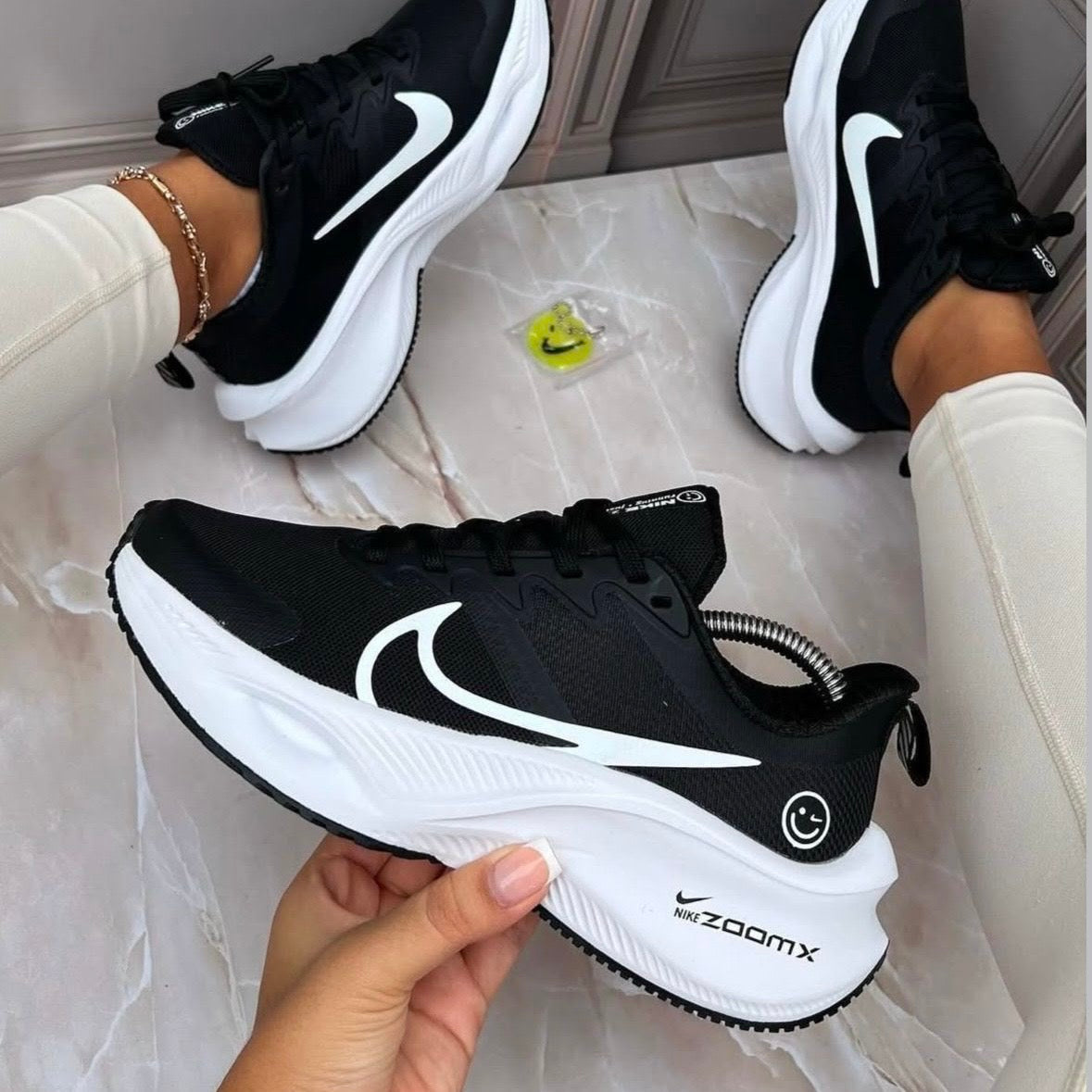 NIKE ZOOM X CARITA