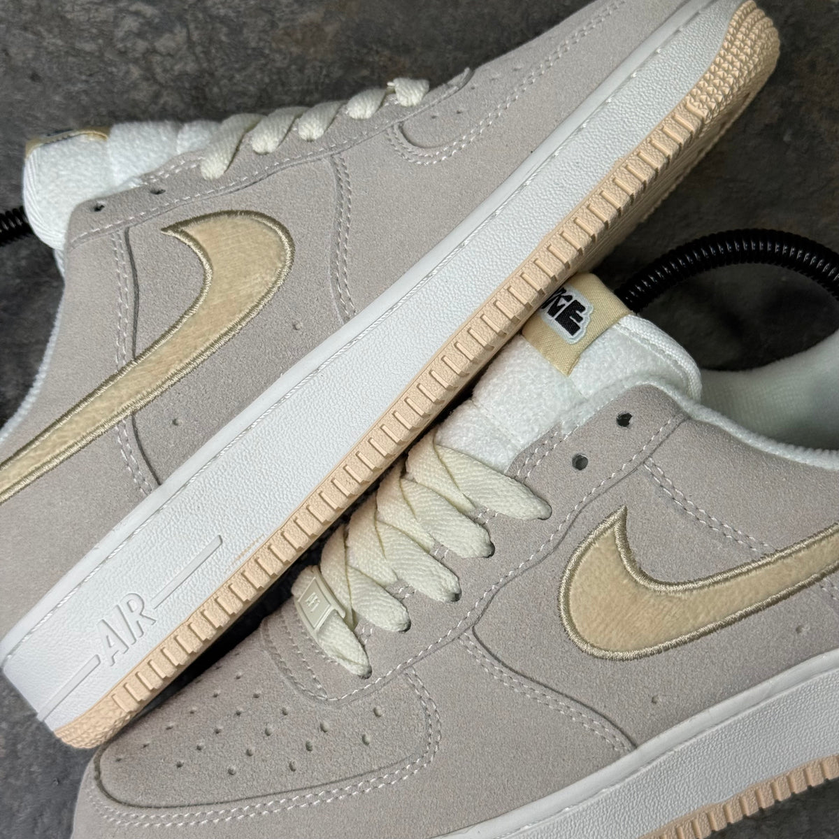 NIKE AIR FORCE ONE - BEIGE