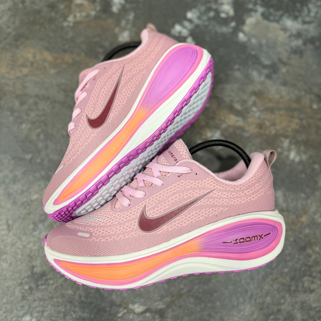 NIKE VOMERO PLUS - VIOLETA