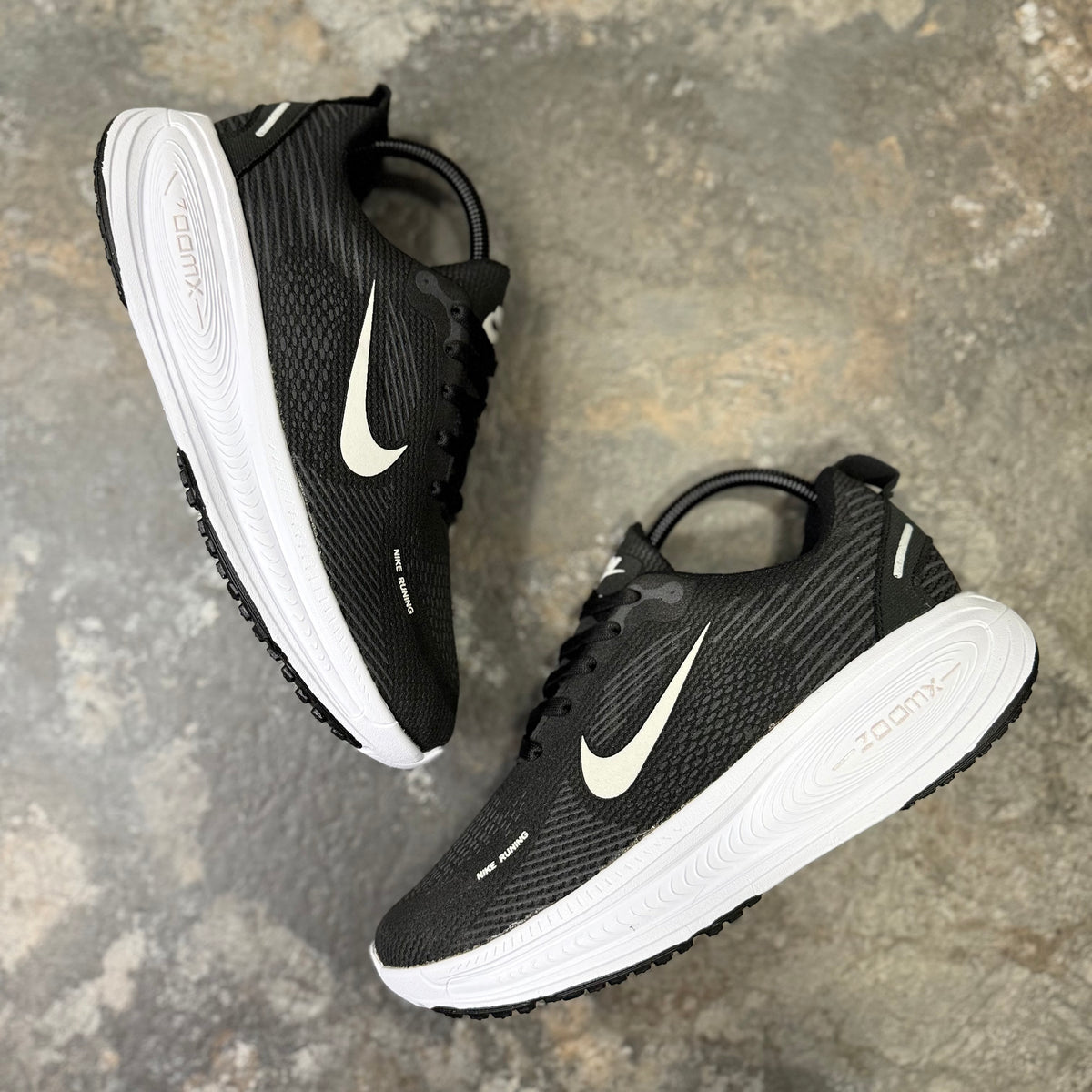 NIKE VOMERO 18