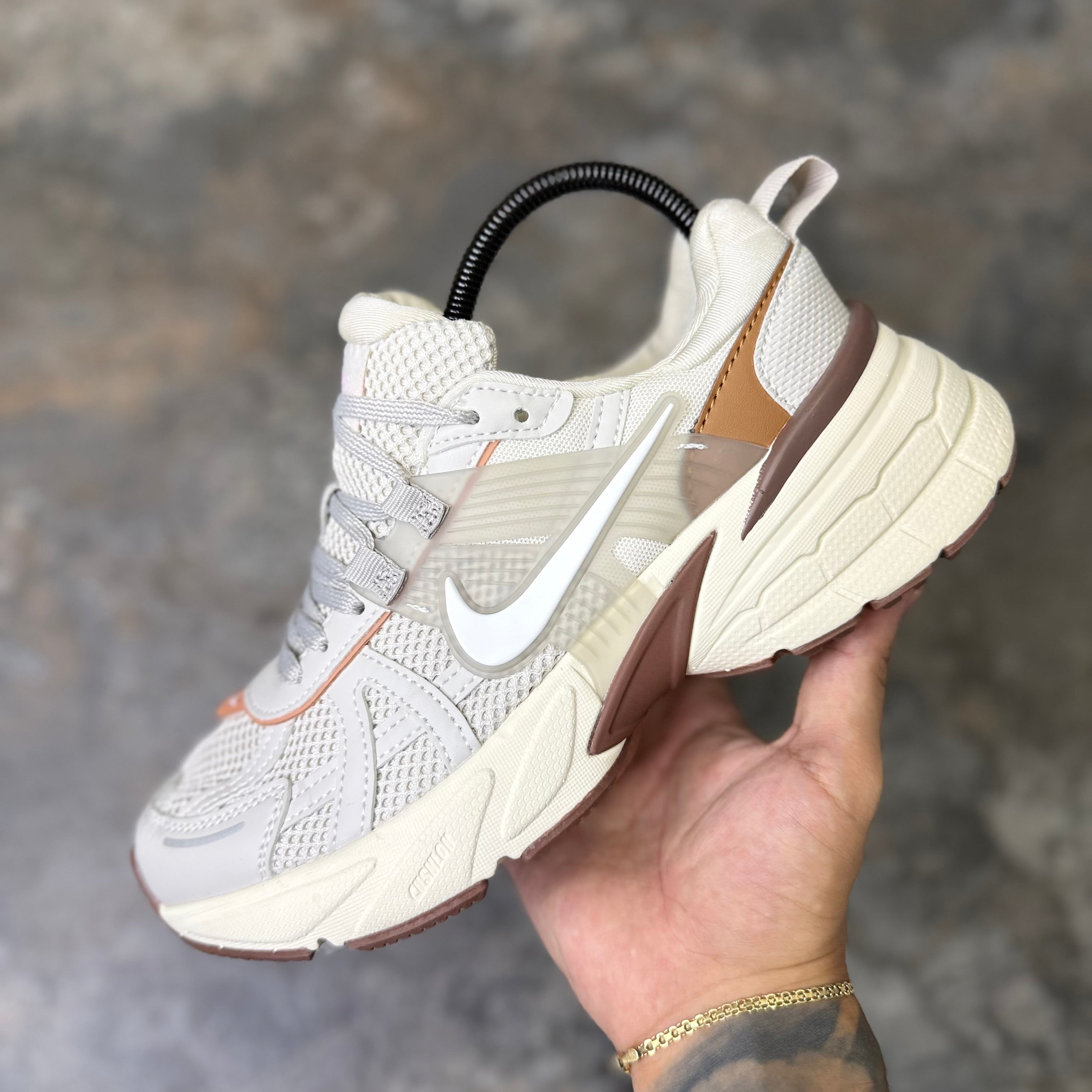 NIKE V2K RUN