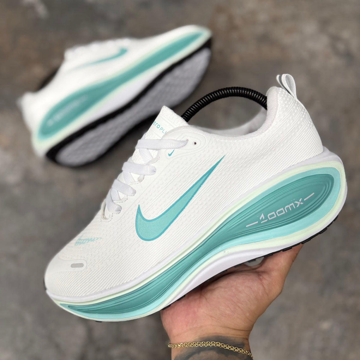 NIKE VOMERO PLUS - DAMA