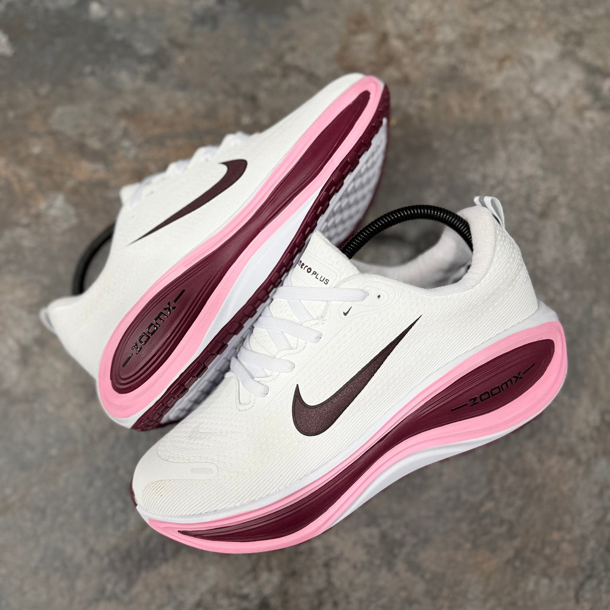 NIKE VOMERO PLUS - DAMA