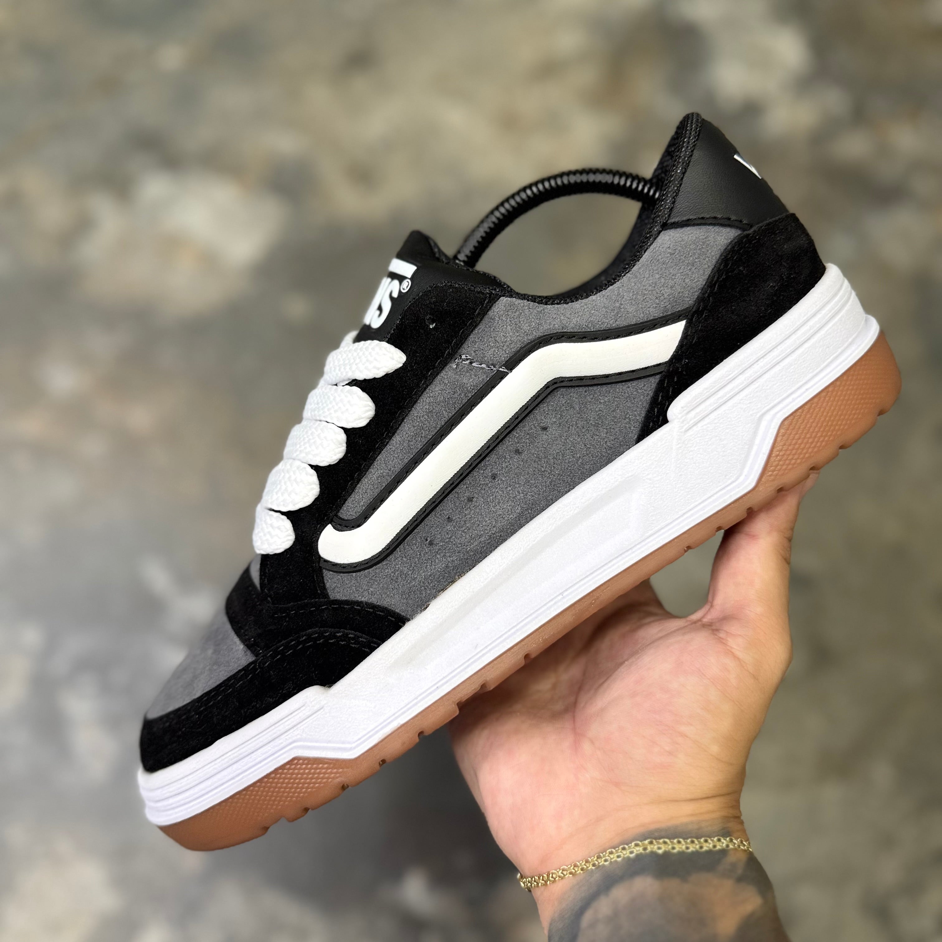 VANS HYLANE