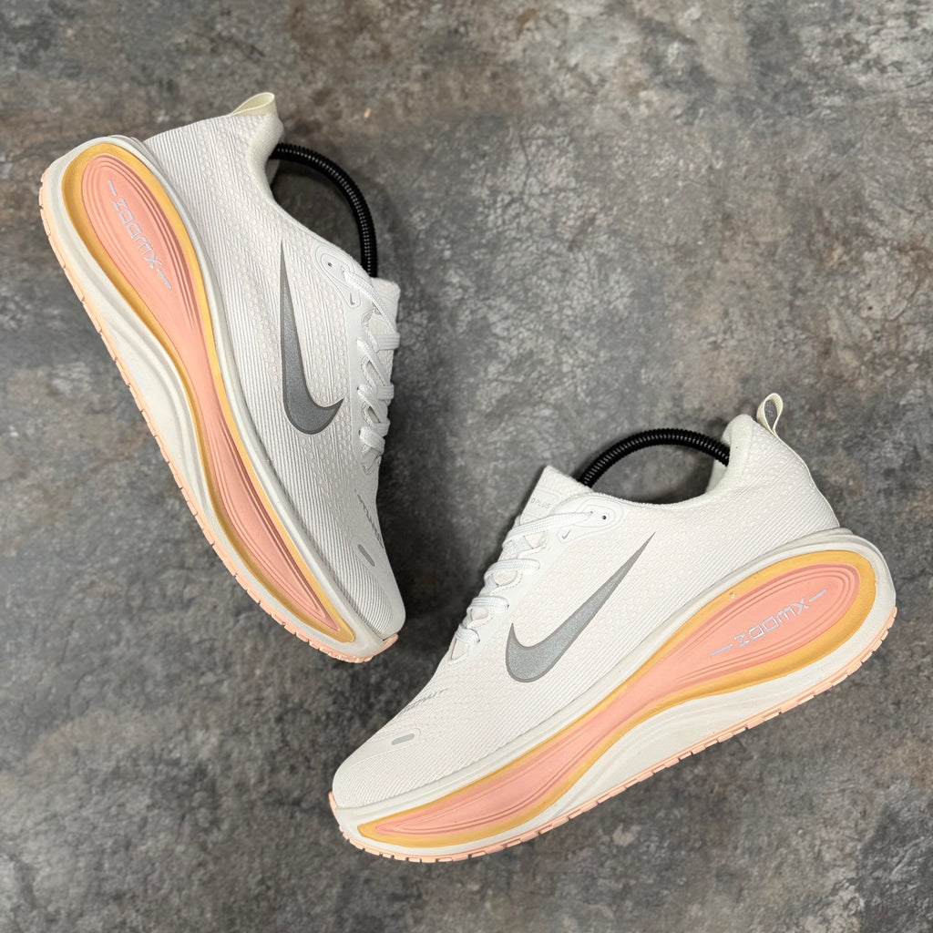 NIKE VOMERO PLUS - DAMA