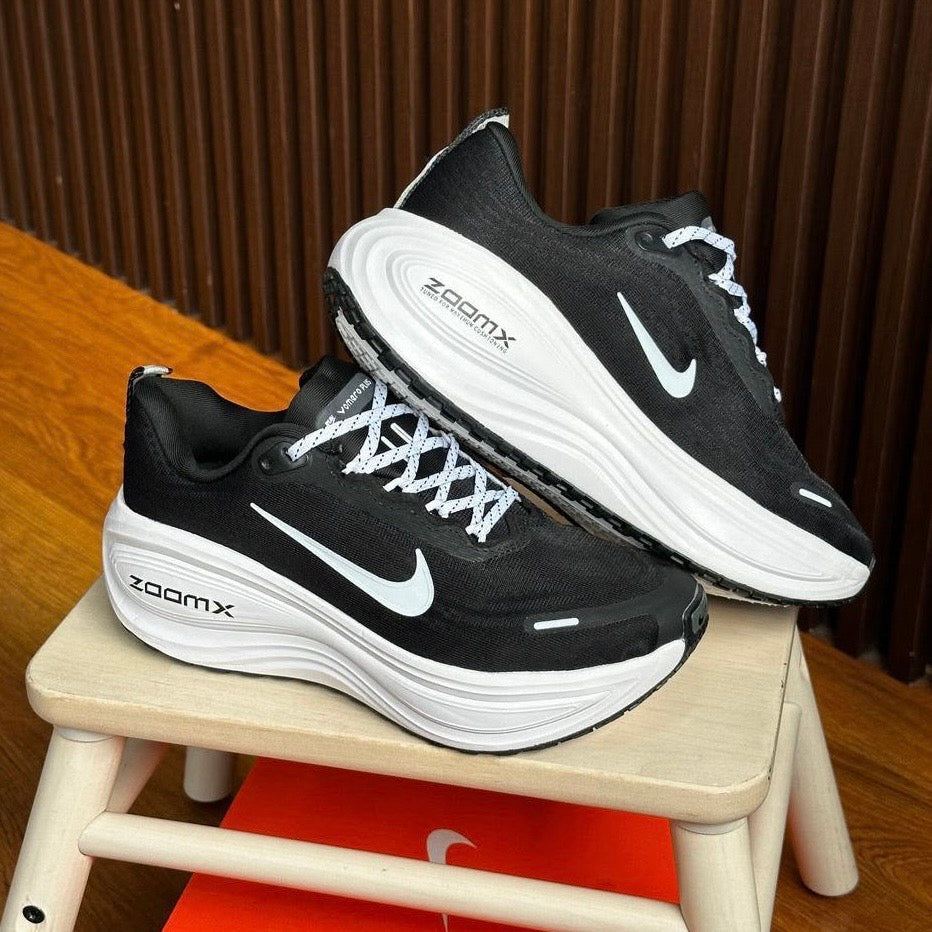NIKE VOMERO PLUS