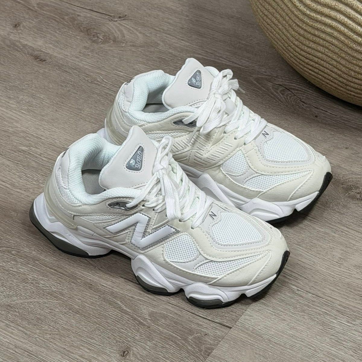 NEW BALANCE 9060