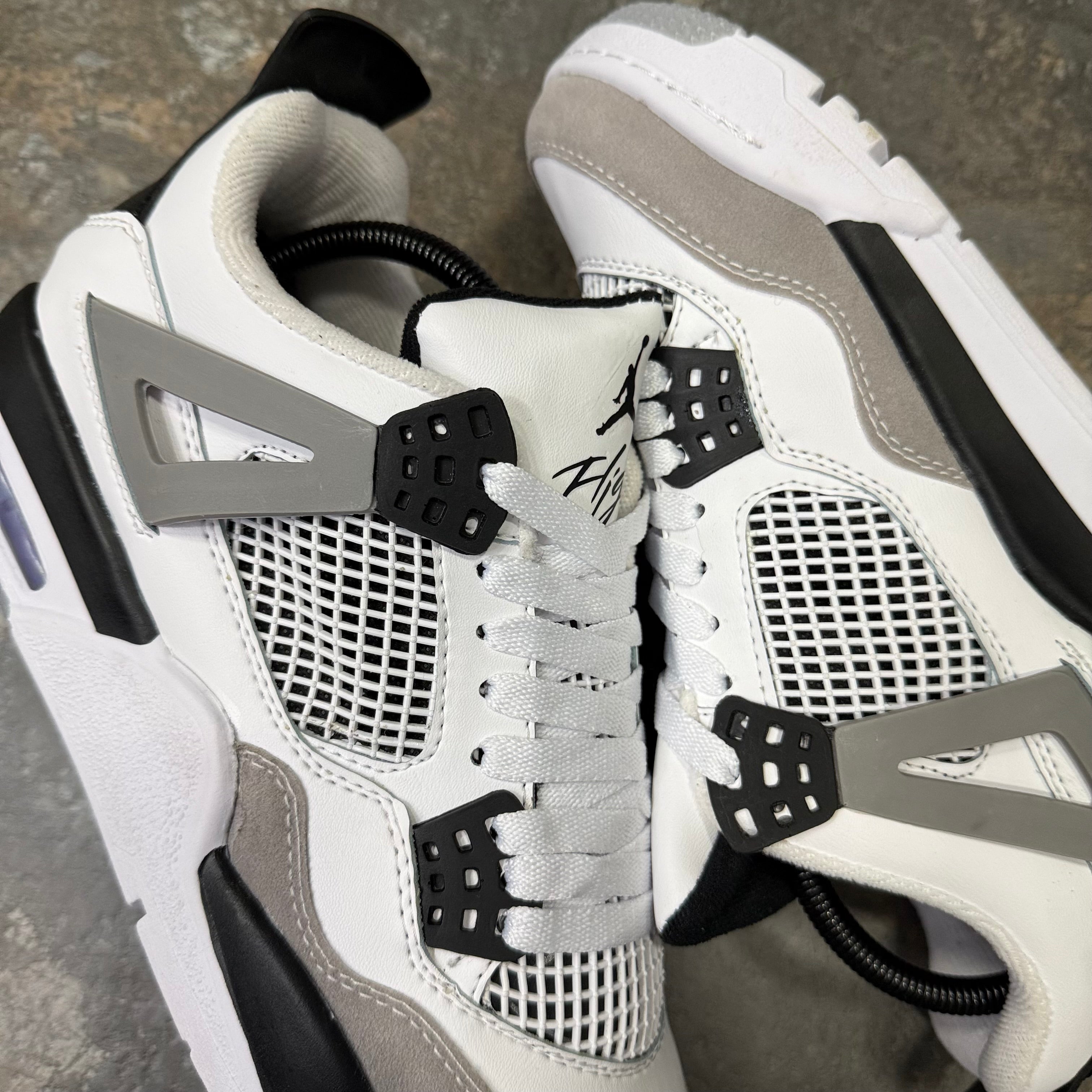 AIR JORDAN RETRO 4