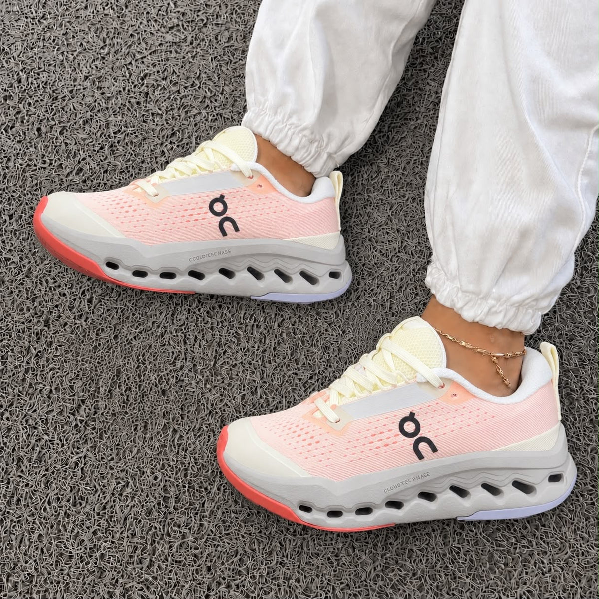 ON CLOUDSURFER 2