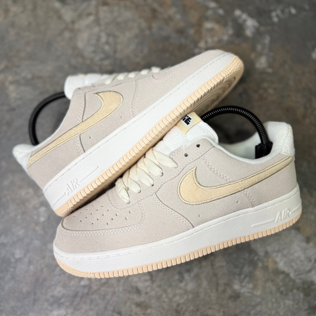 NIKE AIR FORCE ONE - BEIGE