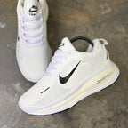 NIKE VOMERO 18