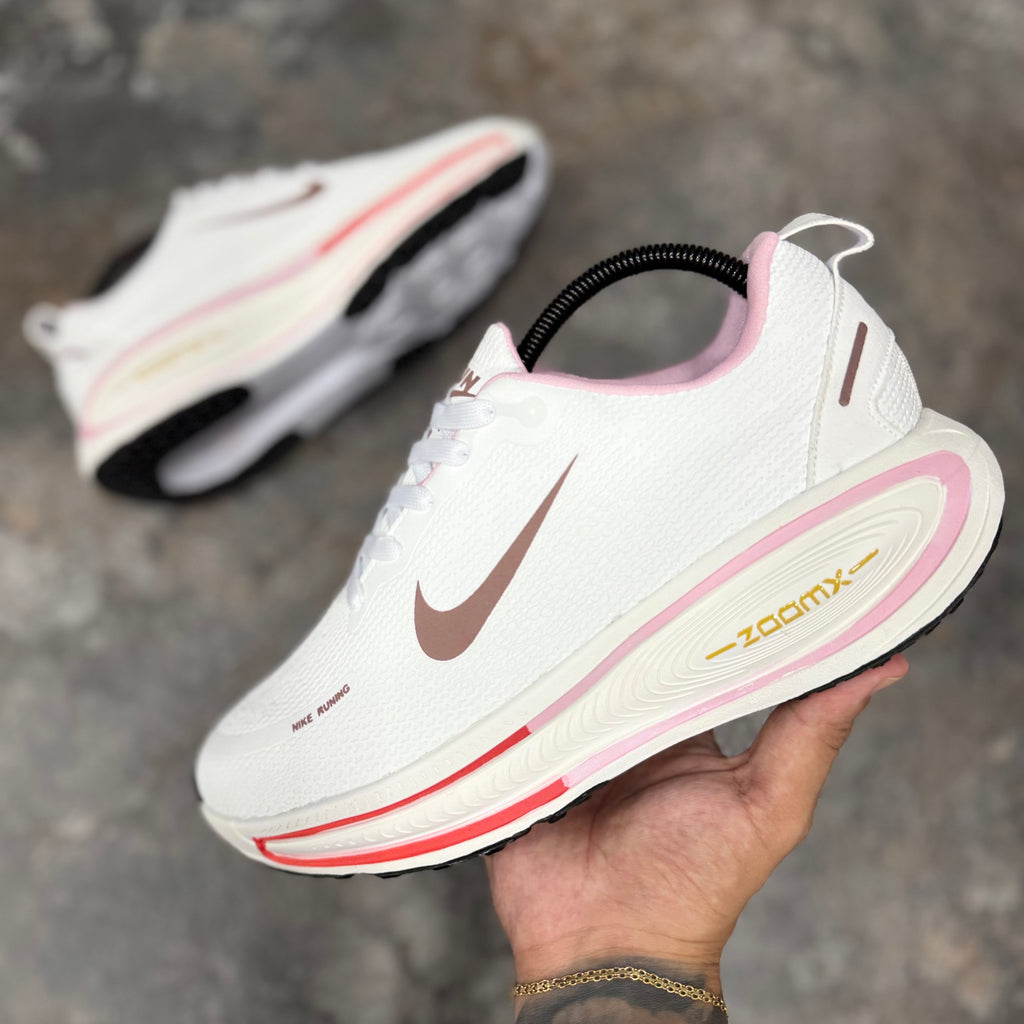 NIKE VOMERO 18 - DAMA