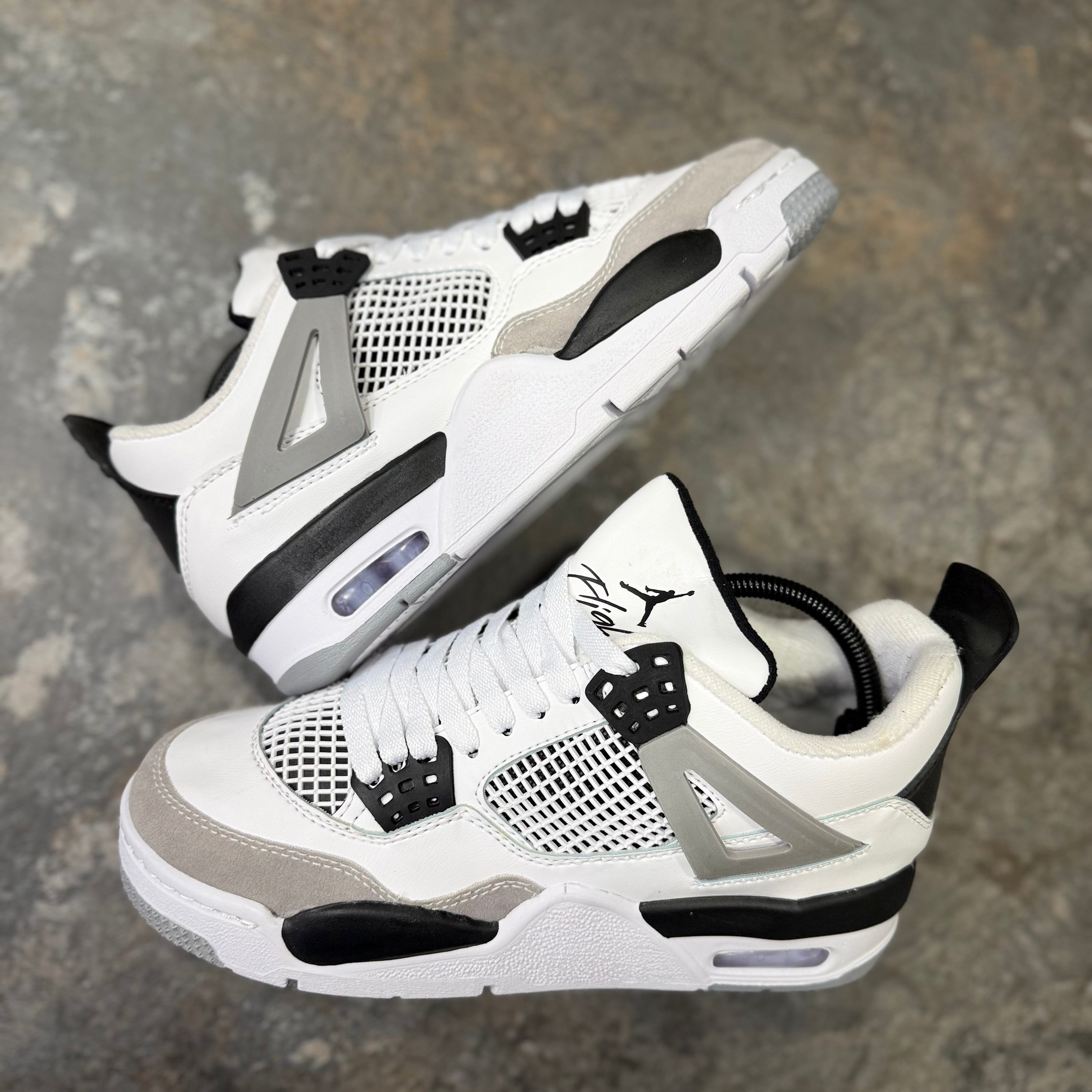 AIR JORDAN RETRO 4