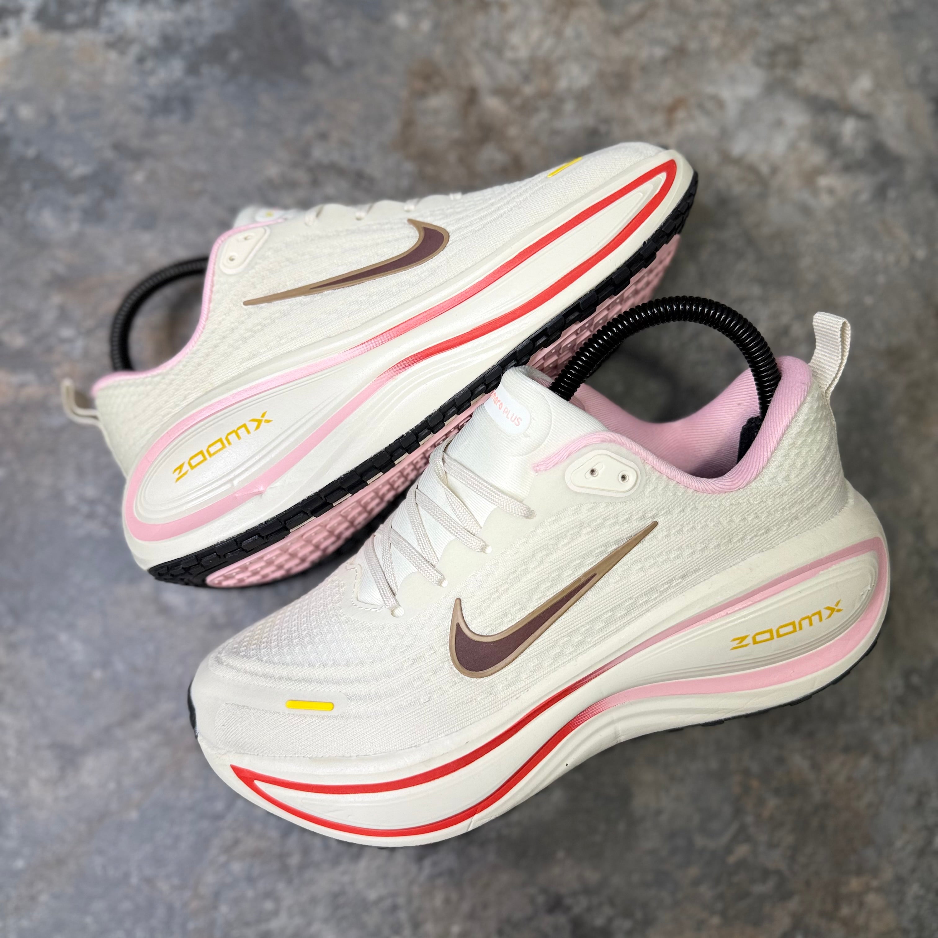 NIKE VOMERO PLUS - BEIGE (AAA)