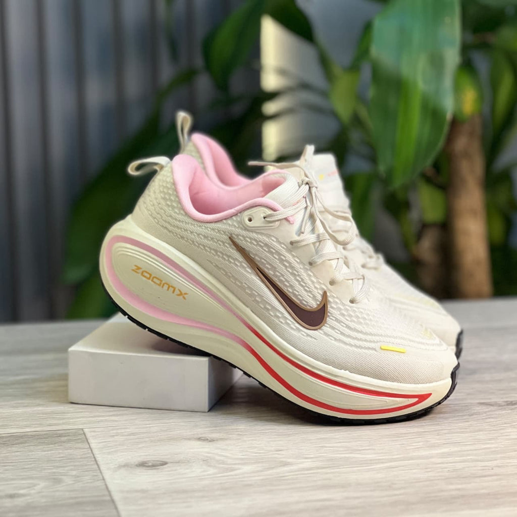 NIKE VOMERO PLUS