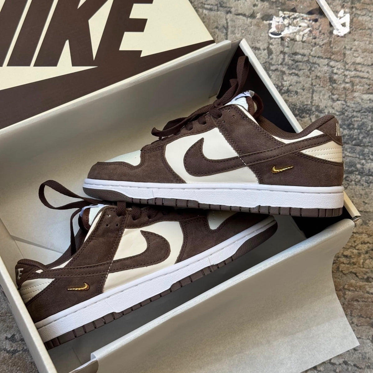 NIKE DUNK LOW SUEDE