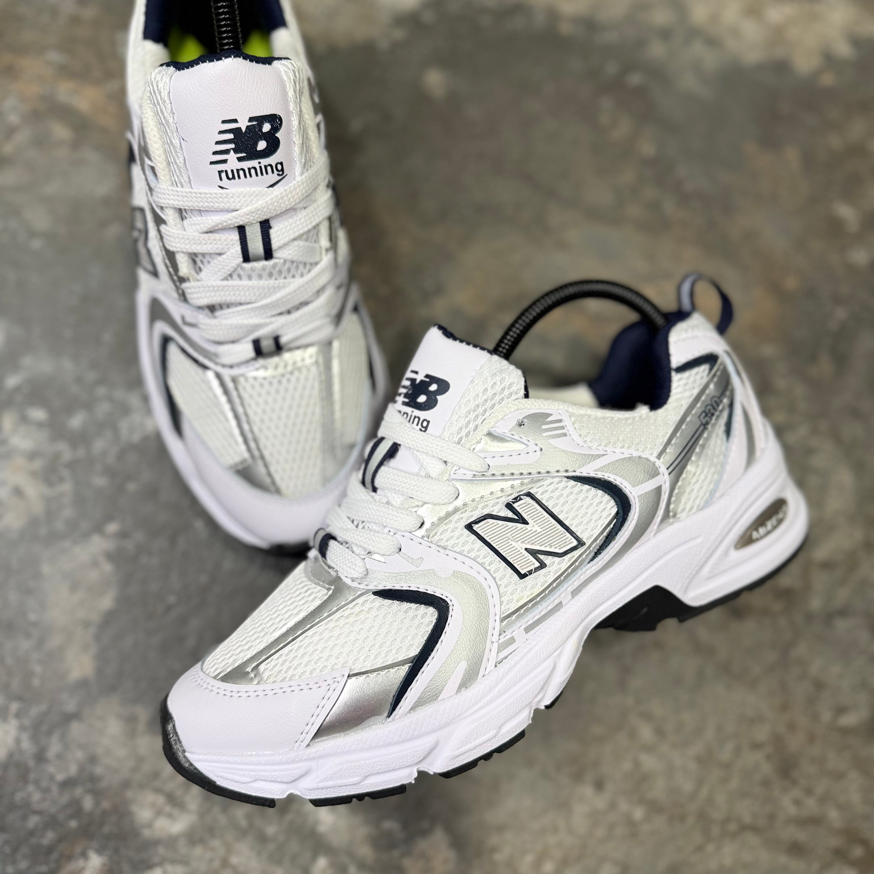 NEW BALANCE 530