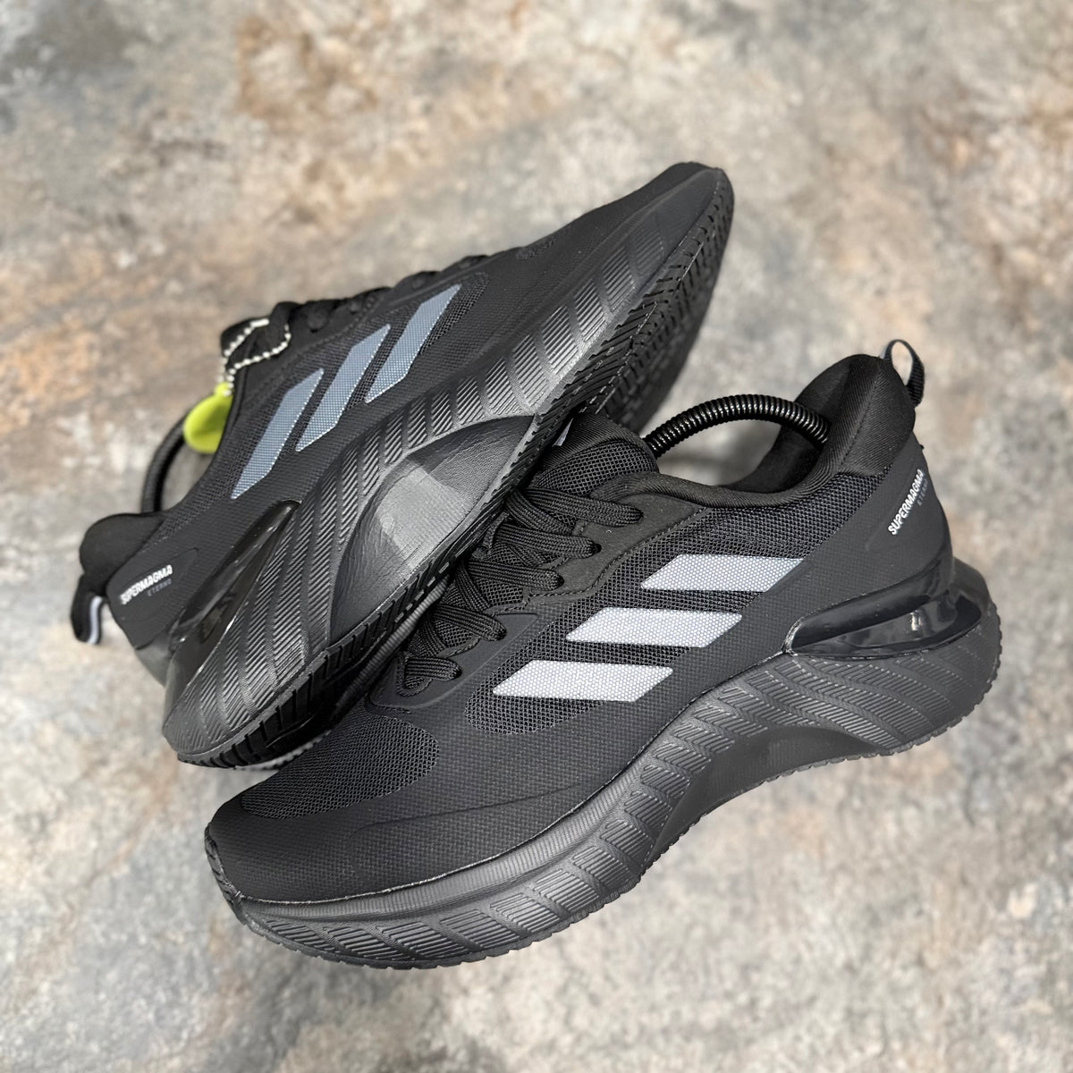 ADIDAS SUPERMAGNA - NEGRO