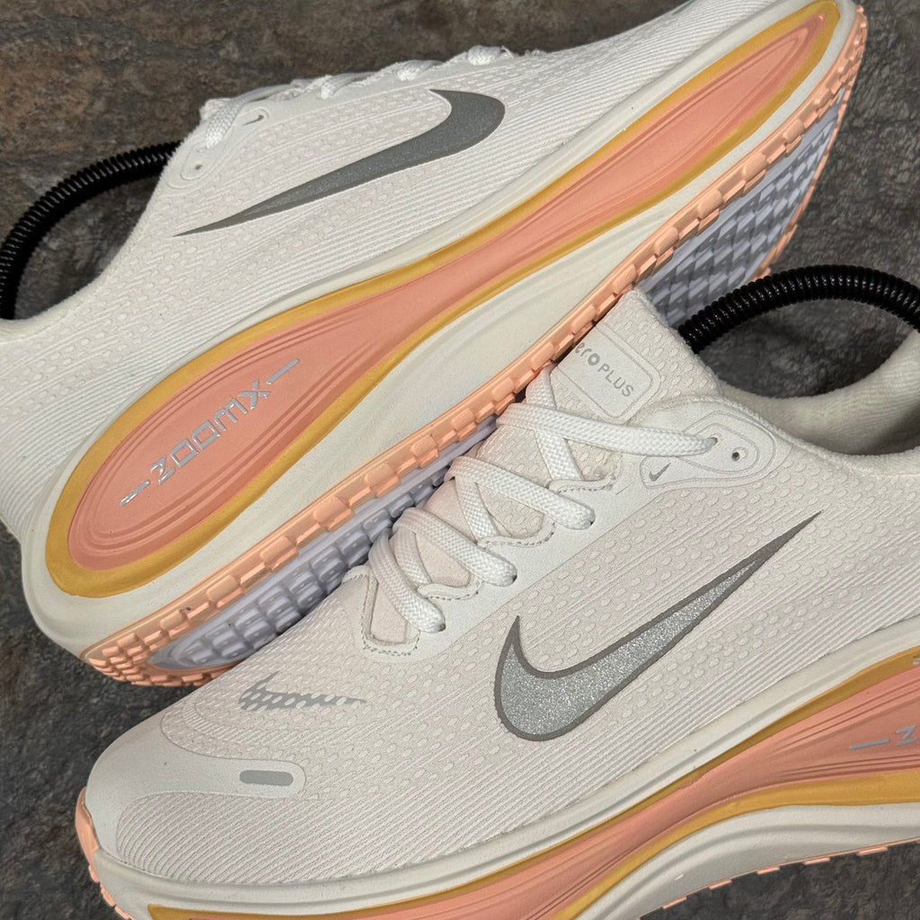NIKE VOMERO PLUS - DAMA