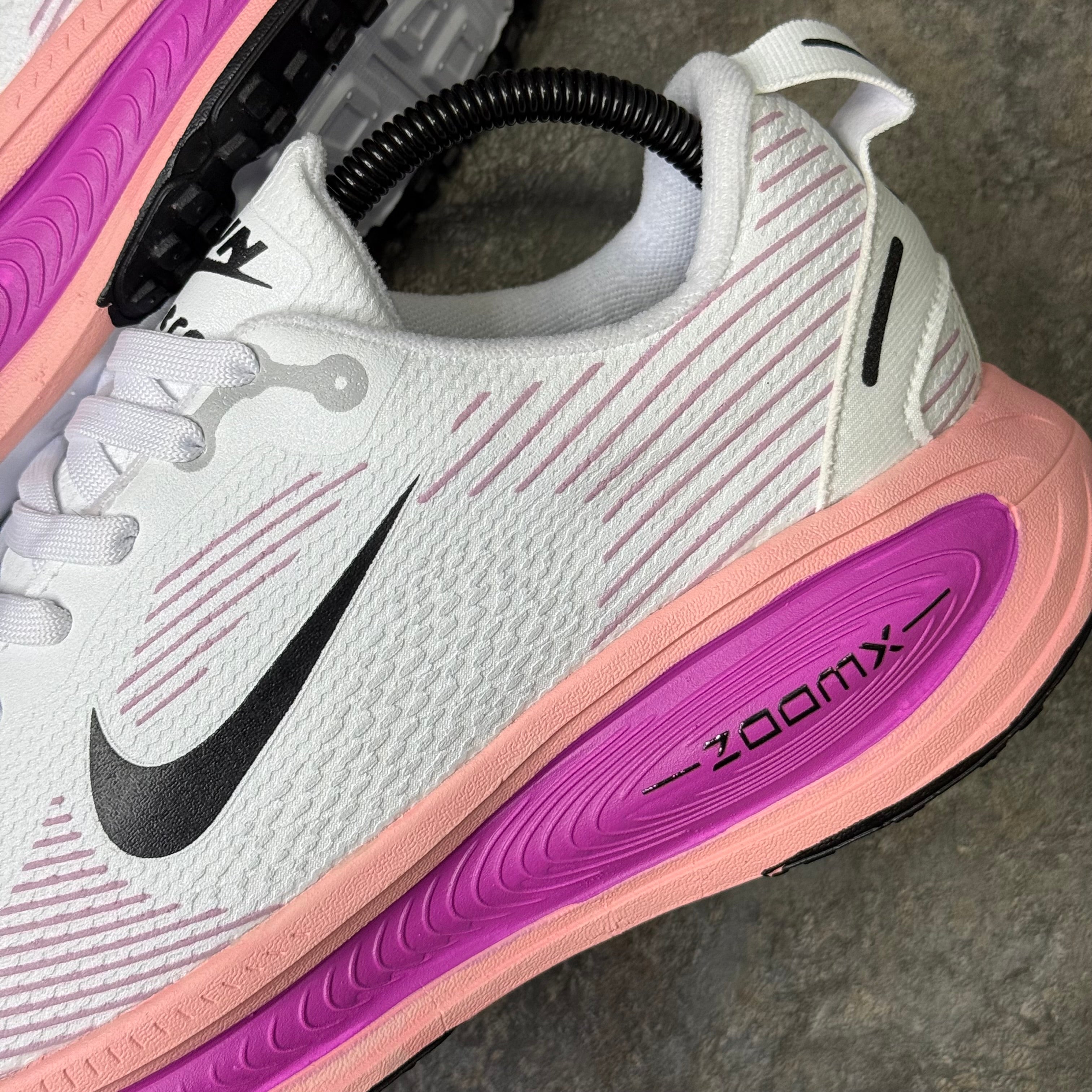 NIKE VOMERO 18 - DAMA