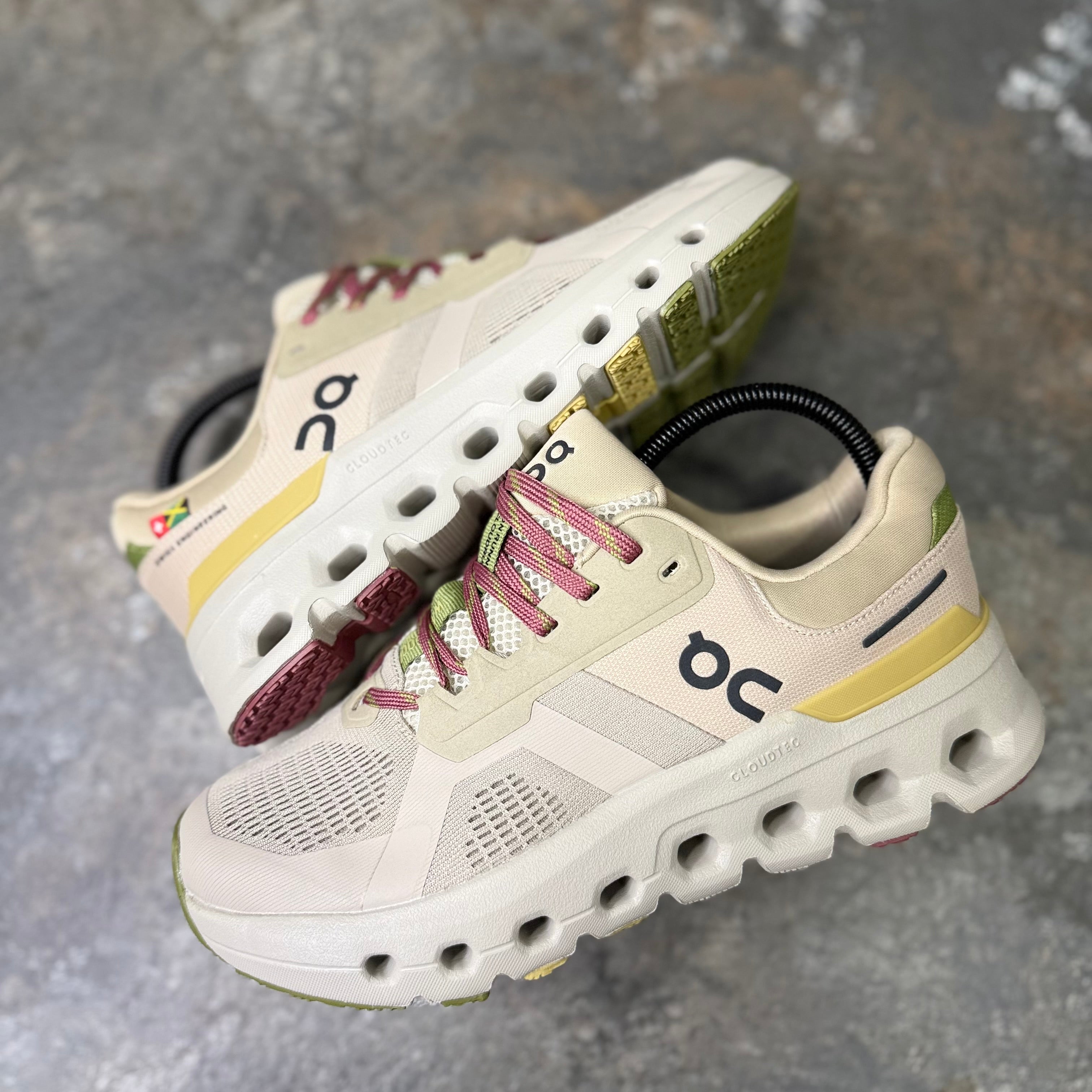 ON CLOUDRUNNER 2