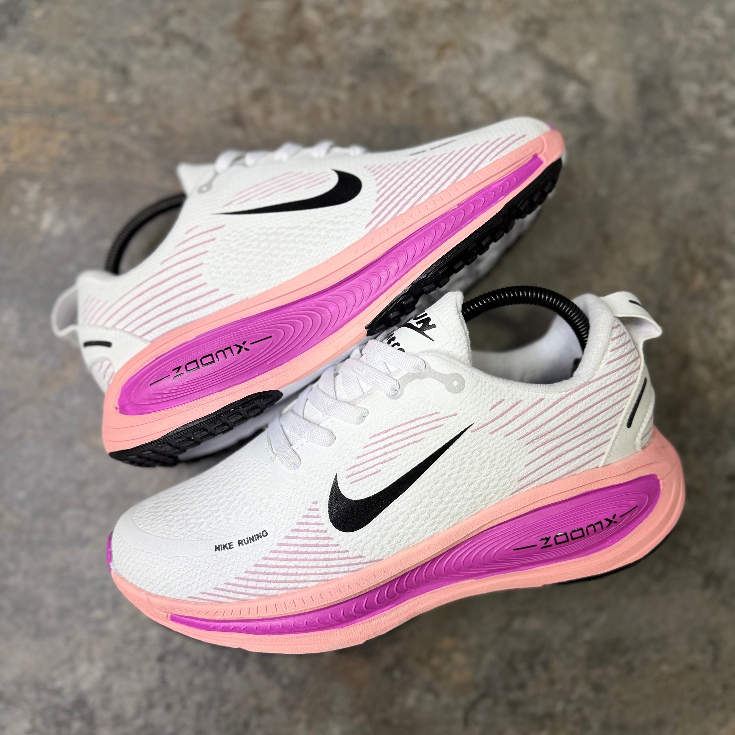NIKE VOMERO 18 - DAMA