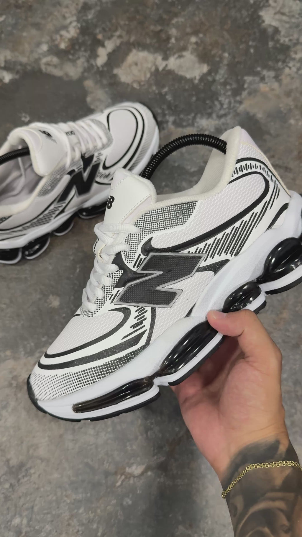 NEW BALANCE 2000