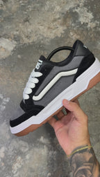 VANS HYLANE